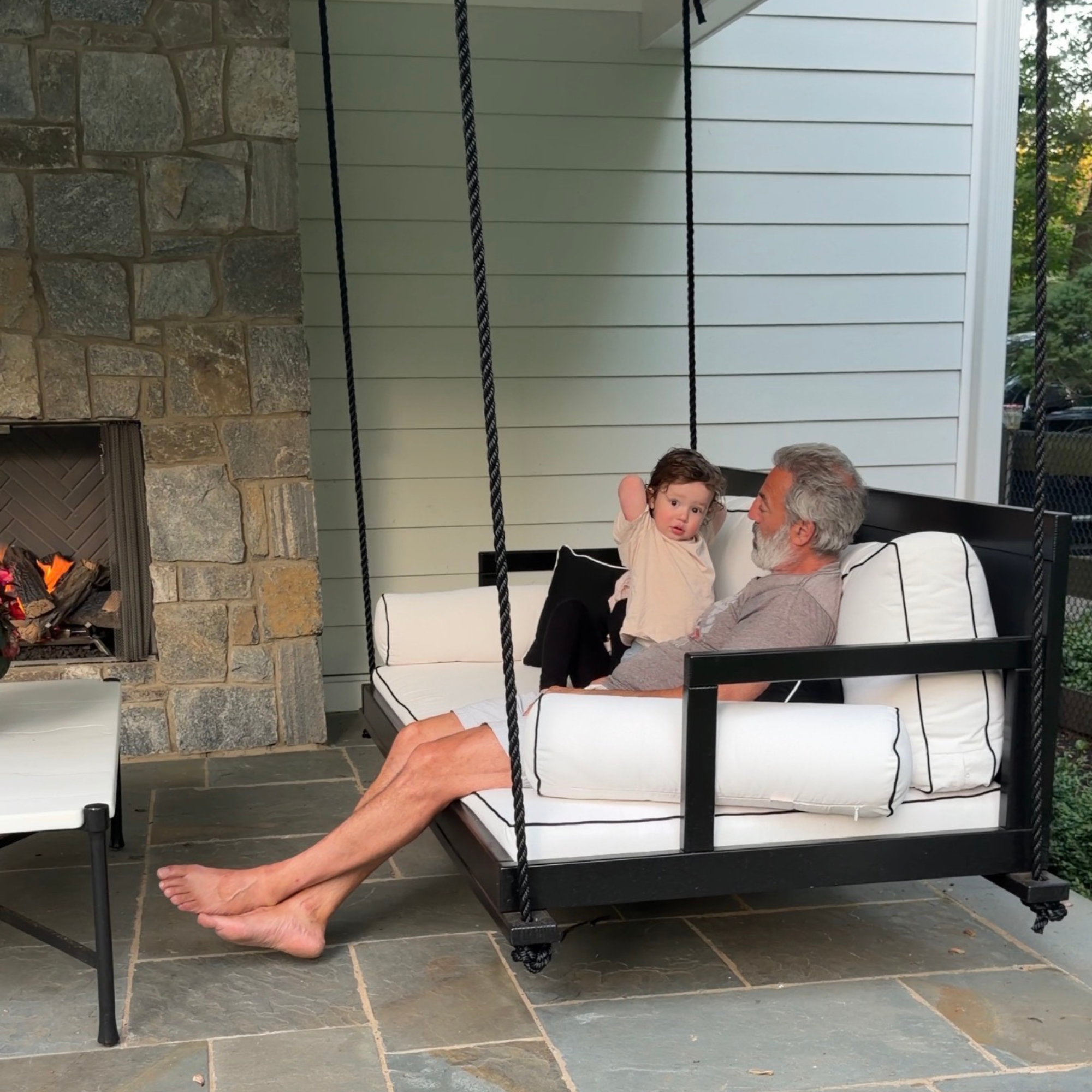 Amish Casual Stratford Swing Bed in Tricorn Black